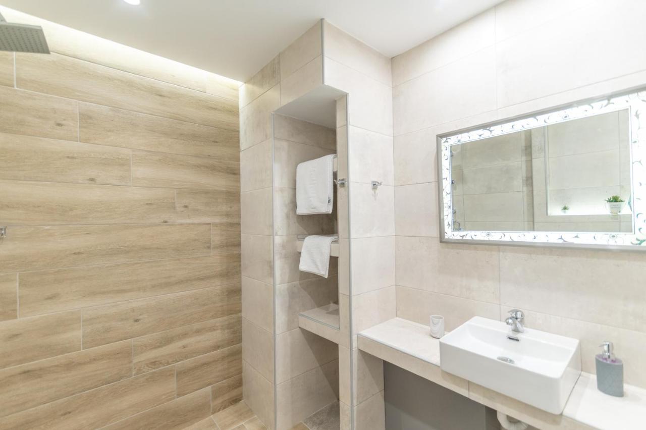 Camara Suite คอสทาวน์ ภายนอก รูปภาพ